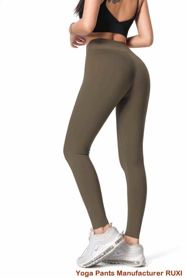 Quần short thể thao nữ màu vàng Ruxi vn3278
