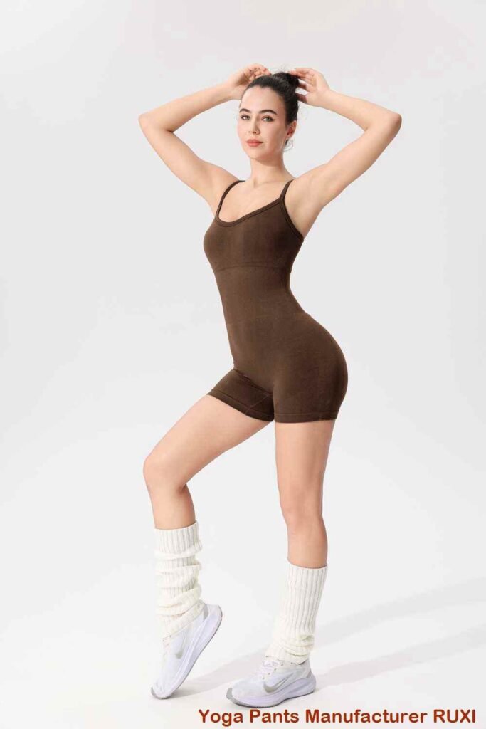 Quần short thể thao nam màu nâu để tập chạy Ruxi vn2048