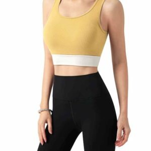 Quần bơi dài đến đầu gối tạo sự thoải mái và phong cách