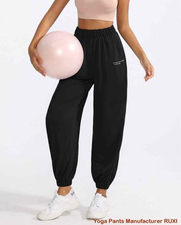 Quần short chơi golf màu hồng cho nữ
