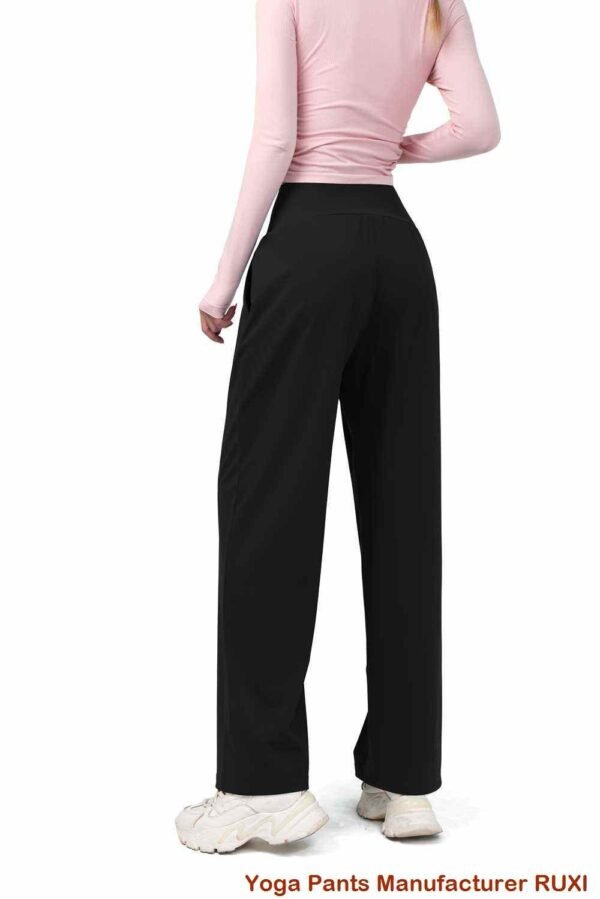 Quần short bóng đá màu hồng cho nữ Ruxi vn2580