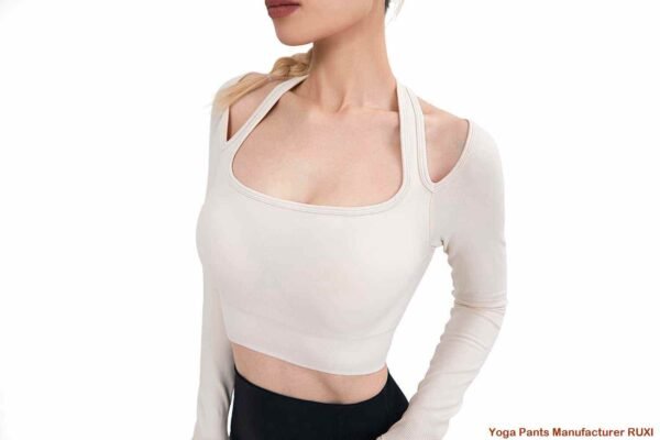 Quần short thể thao màu xám nhạt cho trang phục năng động