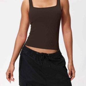 Combo áo khoác thể thao màu nâu cổ điển và quần jeans Ruxi