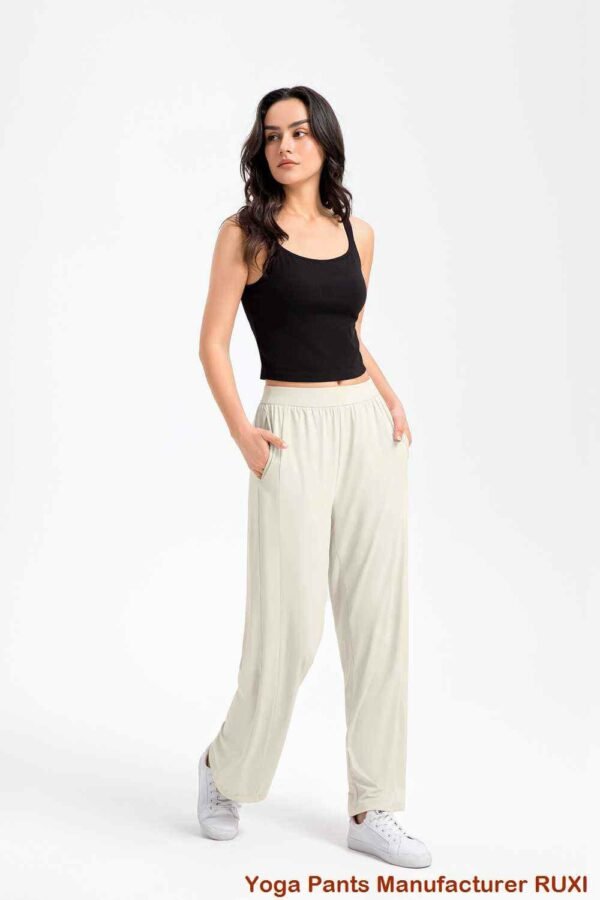 Quần short yoga siêu mềm dày mang lại sự thoải mái tối đa