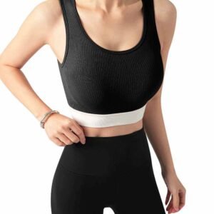 Bộ đồ thể thao thời trang cho sự thoải mái hợp thời trang