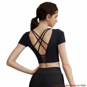 Bộ đồ thể thao giá cả phải chăng dưới 1000 cho nam và nữ